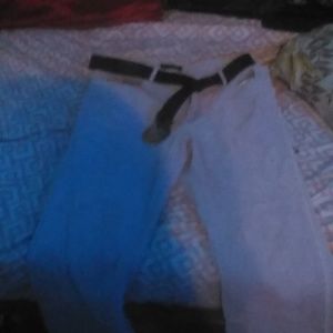 Woman's squeeze jeans